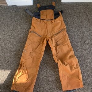 Like New Flylow Baker Bibs! Only worn once. Great tan/brown color